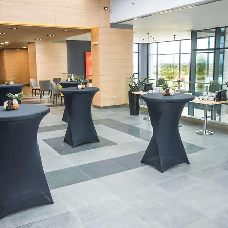 Premier Airport 4* Szófia
