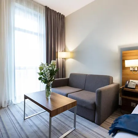 Premier Airport 4*