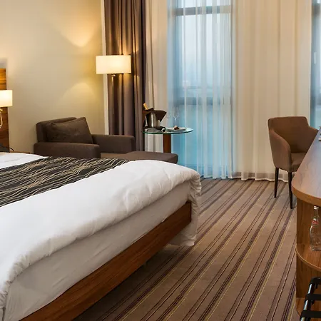 Premier Airport Hotel 4*