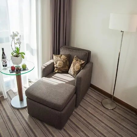 Premier Airport Szálloda 4*