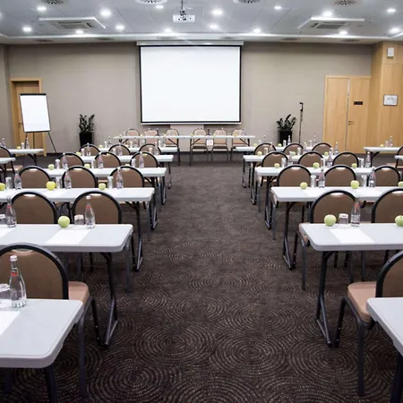 Hotel Premier Airport