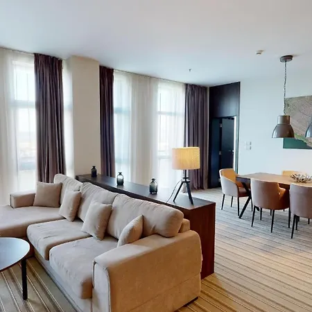 Hotel Premier Airport