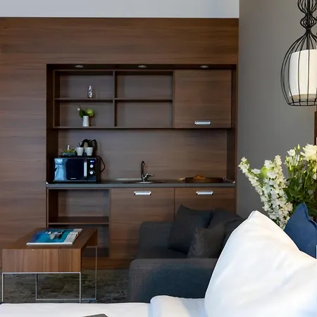 Hotel Premier Airport