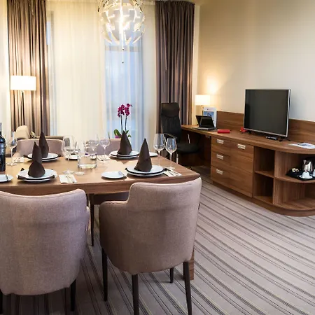Premier Airport 4*
