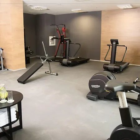 Hotel Premier Airport 4*