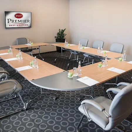 Hotel Premier Airport