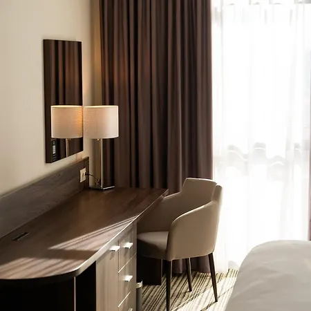 Premier Airport 4*