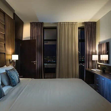 Premier Airport Hotel 4*